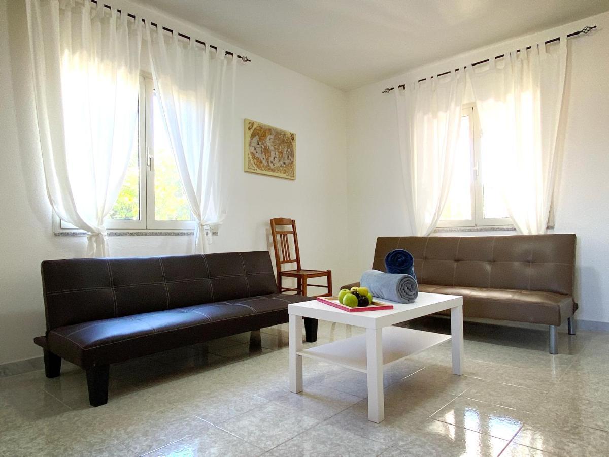 Homey Experience - Country Inn Apartments Garden & Seaview Golfo Aranci Eksteriør billede