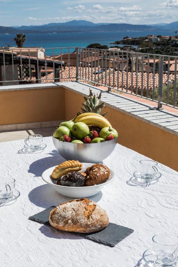 Homey Experience - Country Inn Apartments Garden & Seaview Golfo Aranci Eksteriør billede