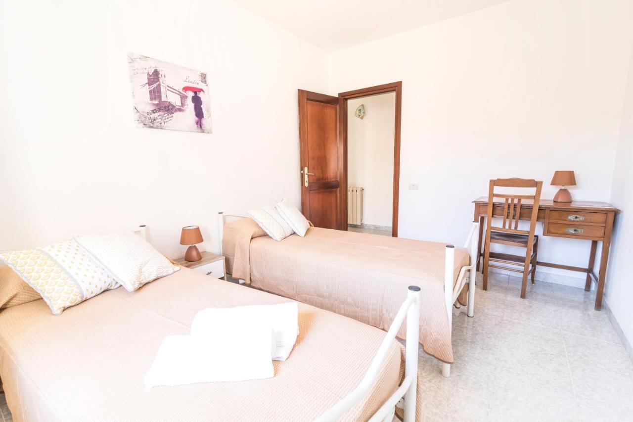 Homey Experience - Country Inn Apartments Garden & Seaview Golfo Aranci Eksteriør billede
